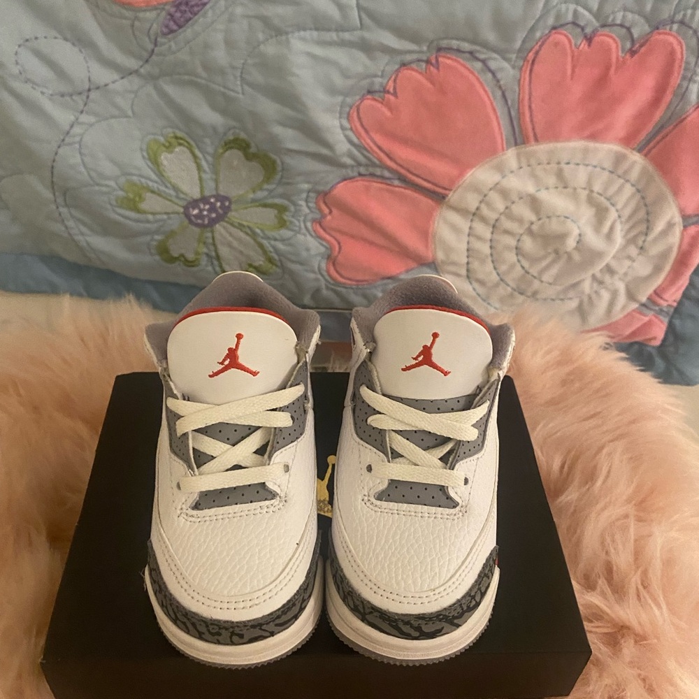 Jordan White and Gray Sneakers Classic Basketball Style
